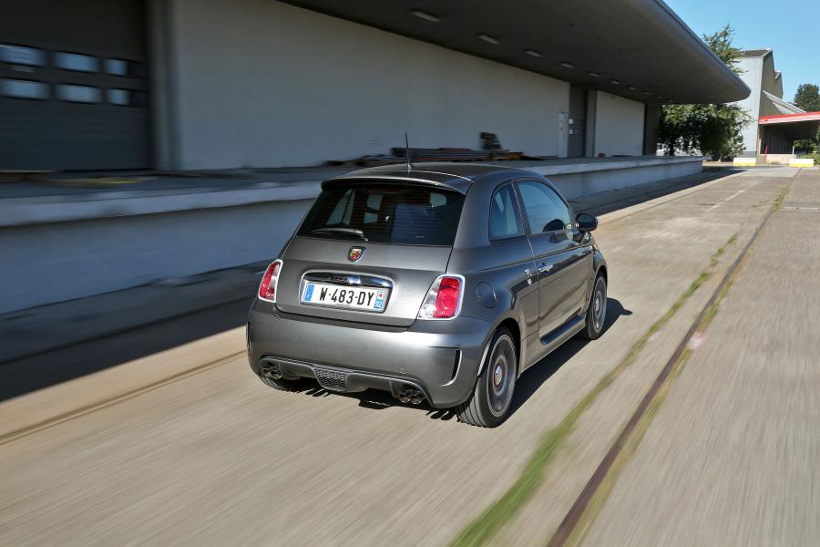  Abarth 595 Competizione 2011 года  (фото 29 из 32)
